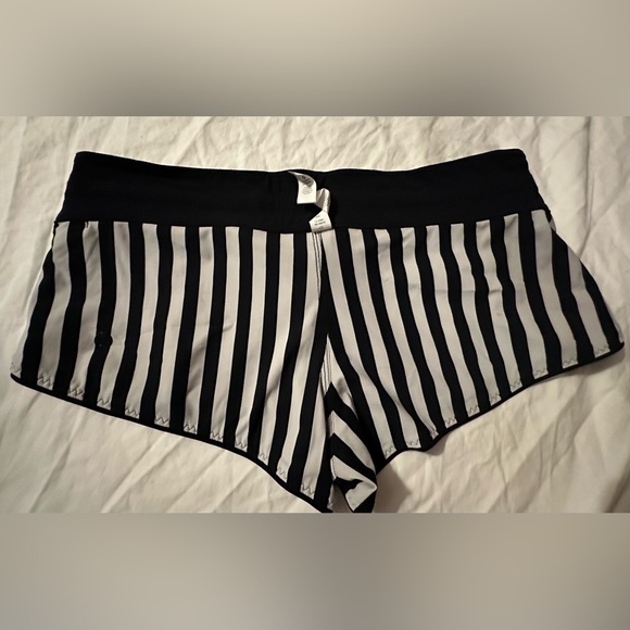 Lululemon Water: Surf Short (2") Reversible - Picture 13 of 14